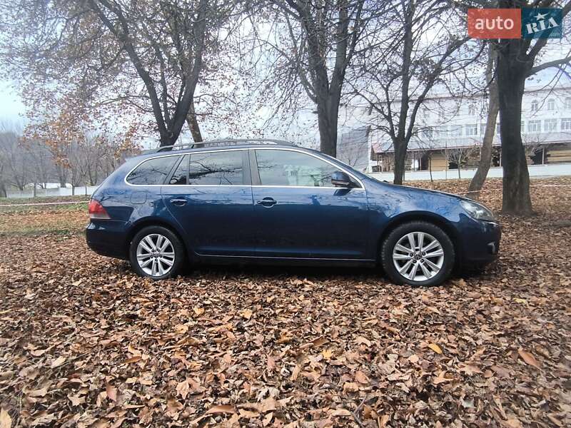 Універсал Volkswagen Golf 2011 в Мукачевому