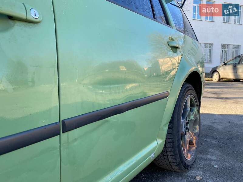 Універсал Volkswagen Golf 1999 в Городку