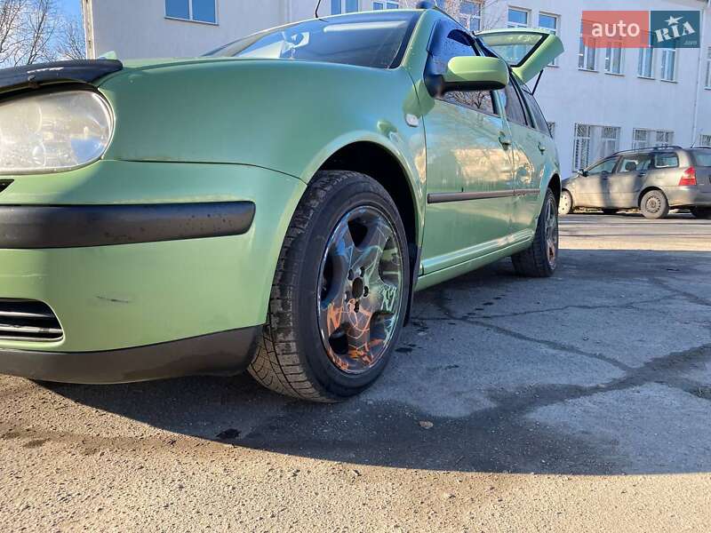 Універсал Volkswagen Golf 1999 в Городку