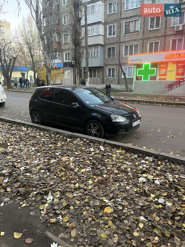 Хэтчбек Volkswagen Golf 2004 в Николаеве