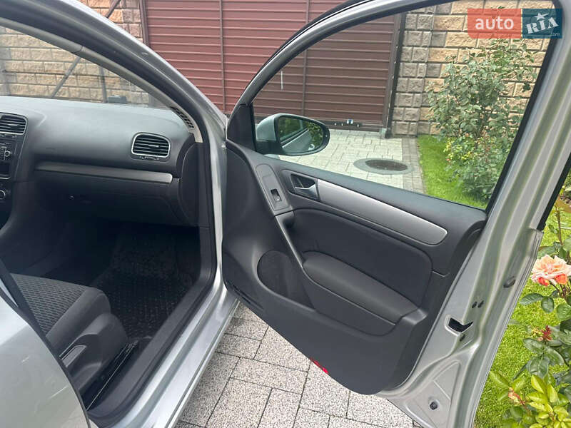 Хэтчбек Volkswagen Golf 2008 в Киеве фото 16 Хэтчбек Volkswagen Golf 2008 в Киеве