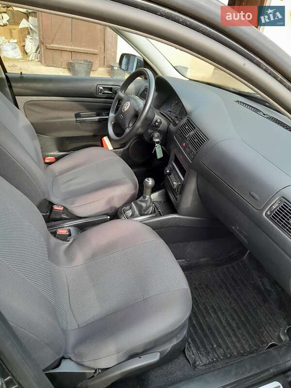 Универсал Volkswagen Golf 2000 в Монастыриске