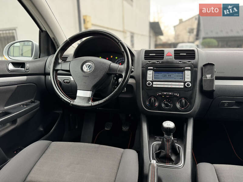 Хэтчбек Volkswagen Golf 2007 в Львове
