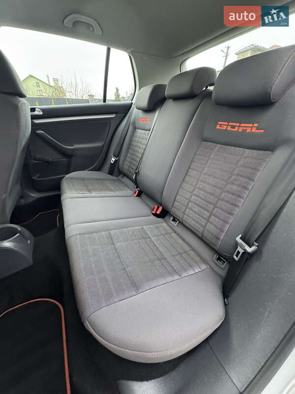 Хэтчбек Volkswagen Golf 2007 в Львове