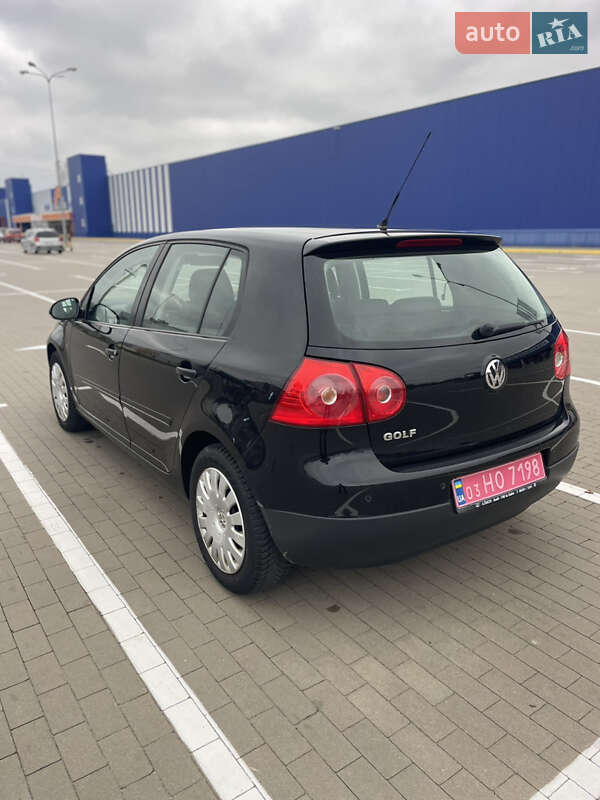 Хетчбек Volkswagen Golf 2007 в Сумах