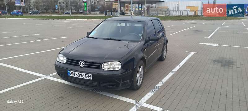 Хэтчбек Volkswagen Golf 2002 в Сумах