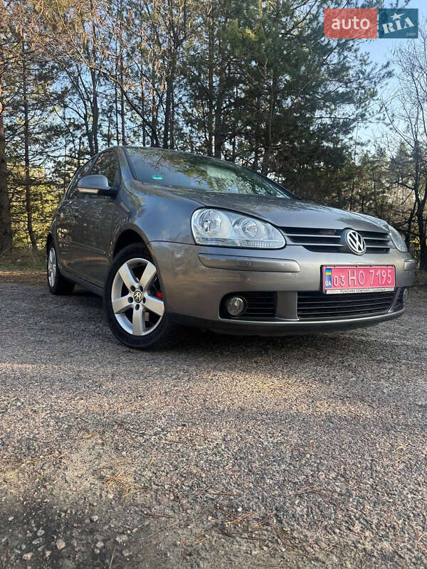 Хэтчбек Volkswagen Golf 2008 в Смеле