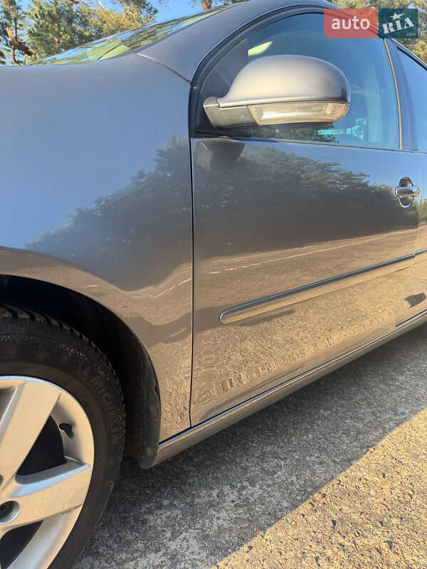 Хэтчбек Volkswagen Golf 2008 в Смеле