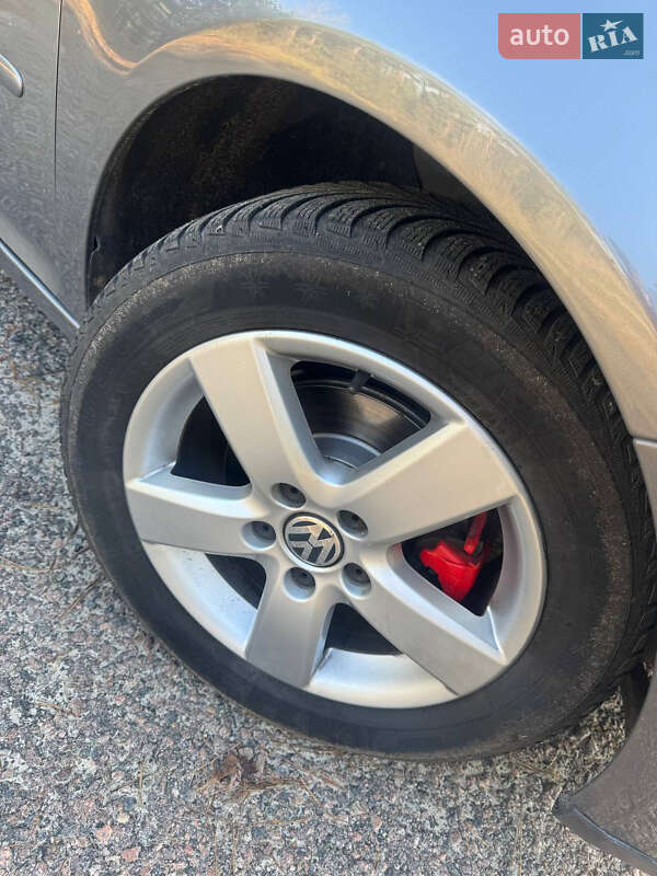 Хэтчбек Volkswagen Golf 2008 в Смеле