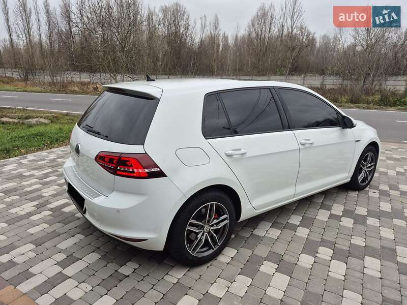 Хэтчбек Volkswagen Golf 2014 в Киеве фото 9 Хэтчбек Volkswagen Golf 2014 в Киеве