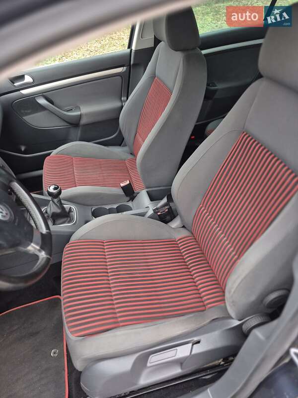 Хэтчбек Volkswagen Golf 2007 в Кропивницком