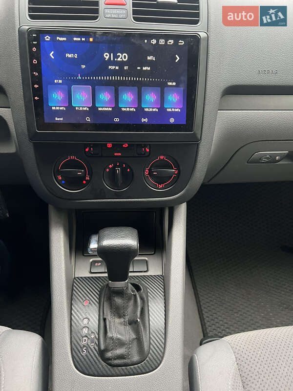 Хетчбек Volkswagen Golf 2005 в Харкові