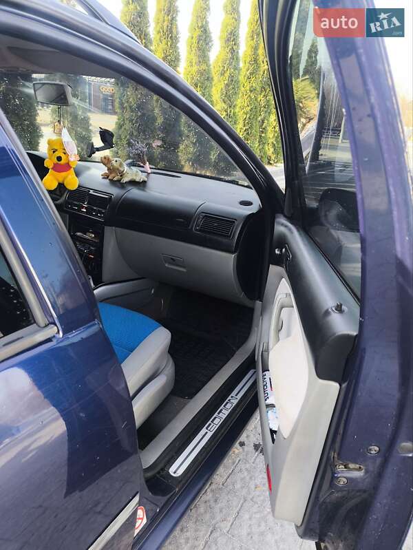 Універсал Volkswagen Golf 2000 в Надвірній