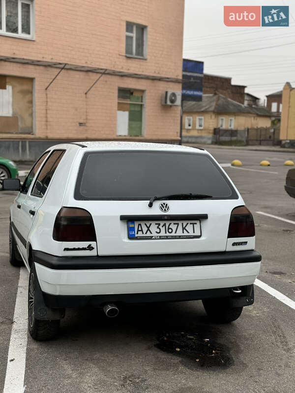 Хэтчбек Volkswagen Golf 1995 в Харькове