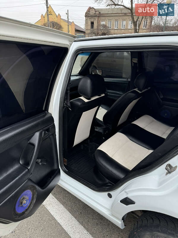 Хэтчбек Volkswagen Golf 1995 в Харькове