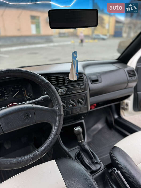 Хэтчбек Volkswagen Golf 1995 в Харькове