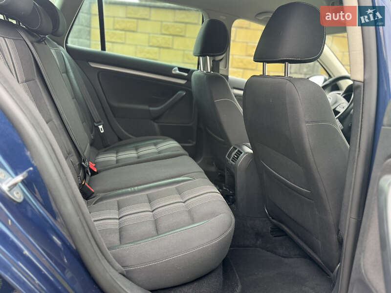 Универсал Volkswagen Golf 2012 в Луцке