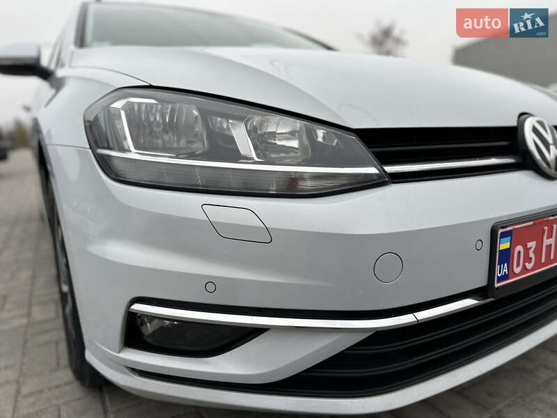 Універсал Volkswagen Golf 2019 в Запоріжжі