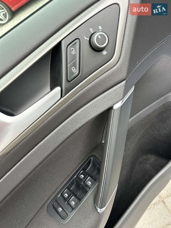 Універсал Volkswagen Golf 2019 в Запоріжжі