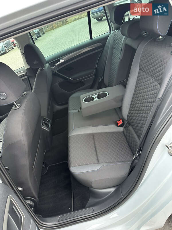 Універсал Volkswagen Golf 2019 в Запоріжжі