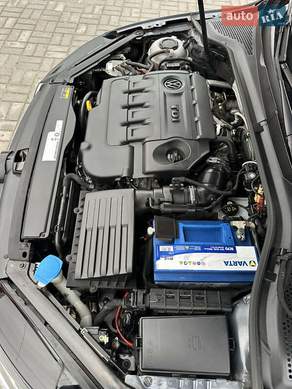 Універсал Volkswagen Golf 2019 в Запоріжжі