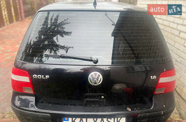 Хэтчбек Volkswagen Golf 2003 в Городке