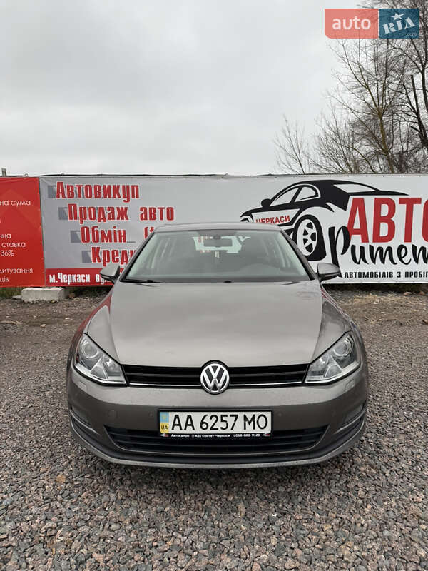 Хэтчбек Volkswagen Golf 2013 в Черкассах