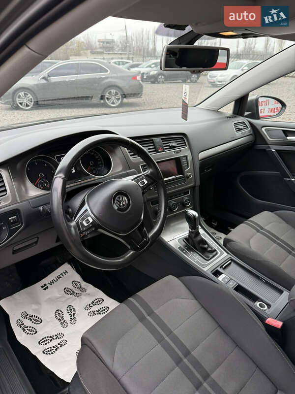 Хэтчбек Volkswagen Golf 2013 в Черкассах