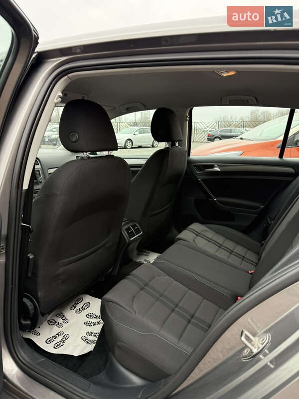 Хэтчбек Volkswagen Golf 2013 в Черкассах