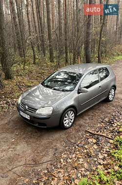 Хэтчбек Volkswagen Golf 2005 в Львове