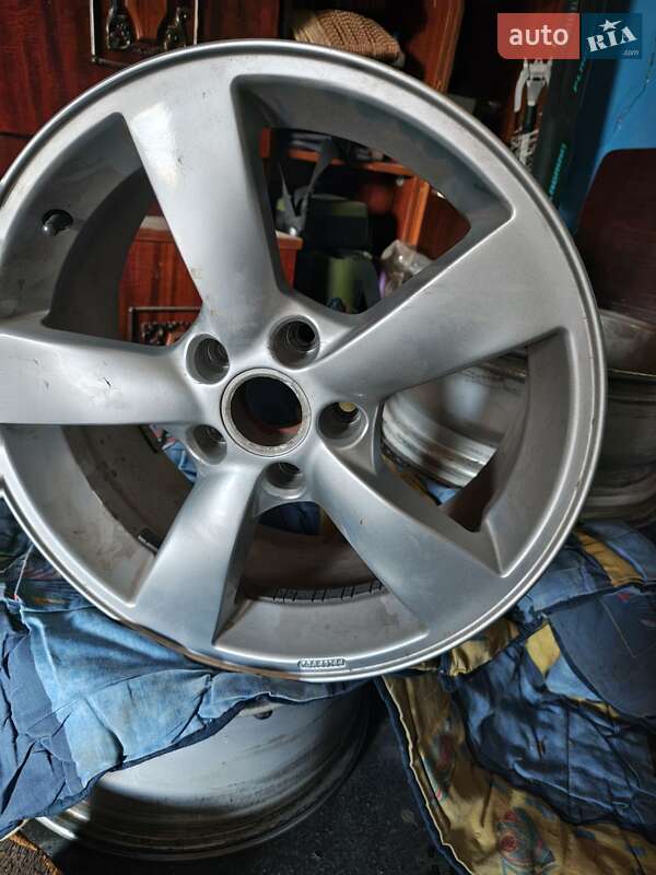 Хэтчбек Volkswagen Golf 2004 в Кривом Роге