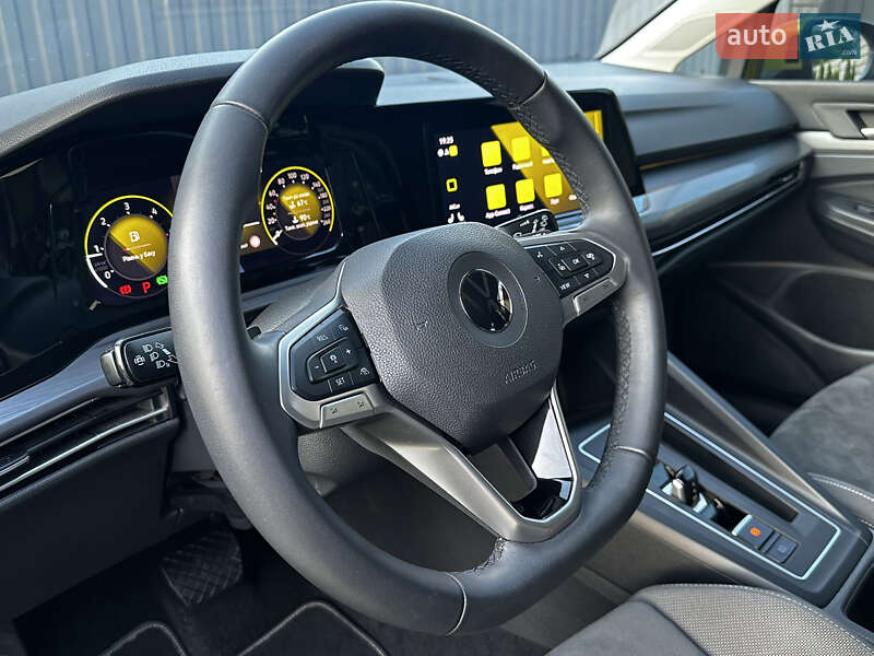 Хетчбек Volkswagen Golf 2020 в Тернополі