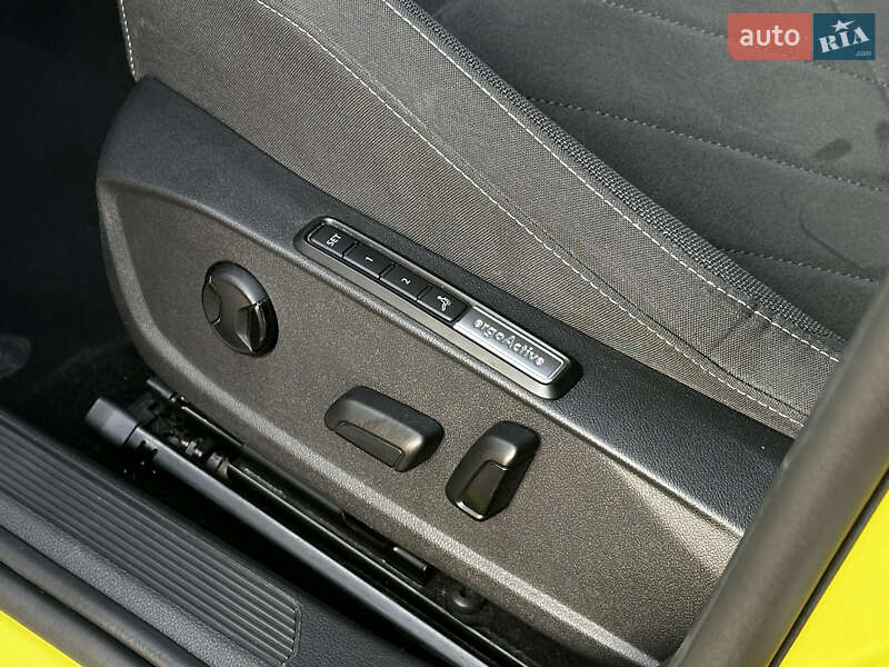 Хетчбек Volkswagen Golf 2020 в Тернополі