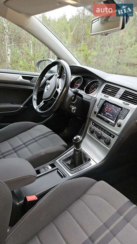 Универсал Volkswagen Golf 2014 в Коростене