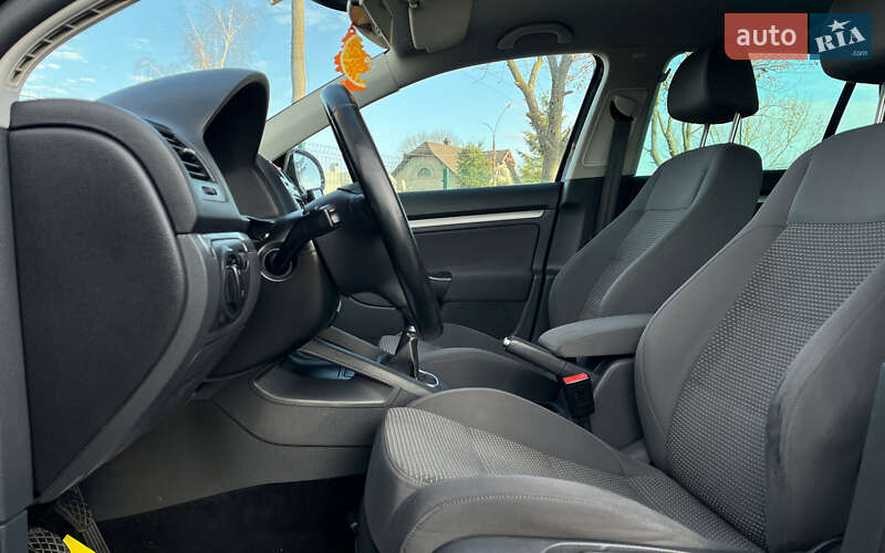 Хэтчбек Volkswagen Golf 2008 в Коломые