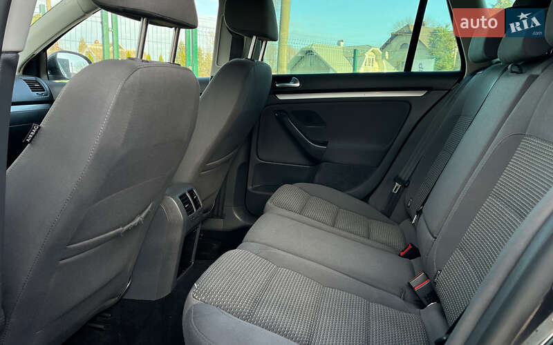 Хэтчбек Volkswagen Golf 2008 в Коломые