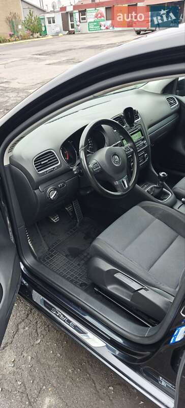 Хетчбек Volkswagen Golf 2011 в Кременчуці