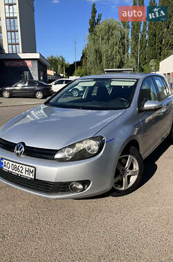 Хэтчбек Volkswagen Golf 2010 в Ужгороде