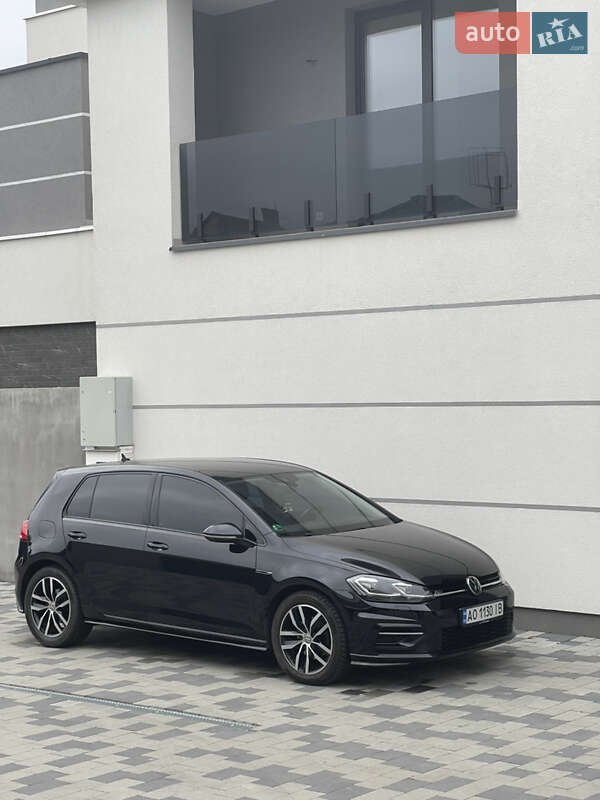 Хетчбек Volkswagen Golf 2017 в Мукачевому