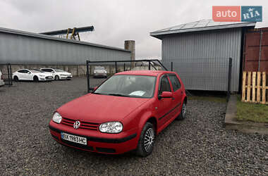 Хэтчбек Volkswagen Golf 2001 в Черновцах