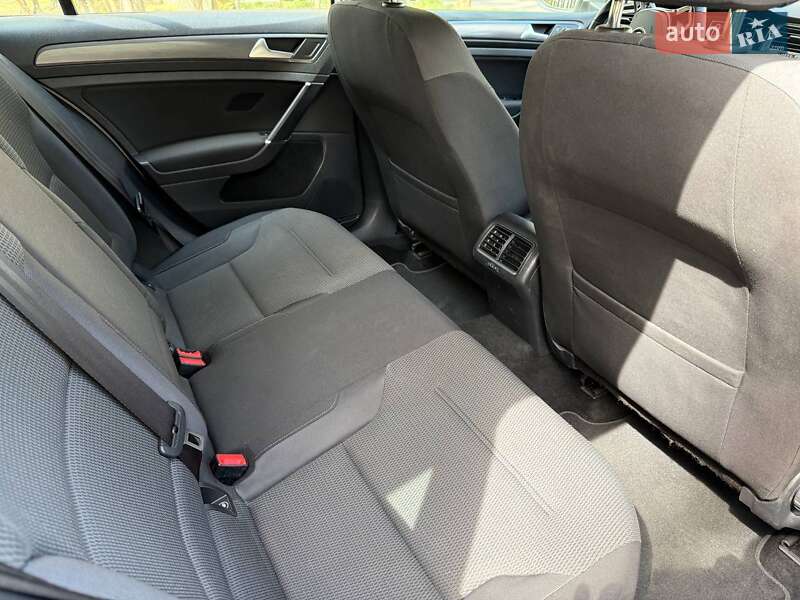 Універсал Volkswagen Golf 2019 в Києві