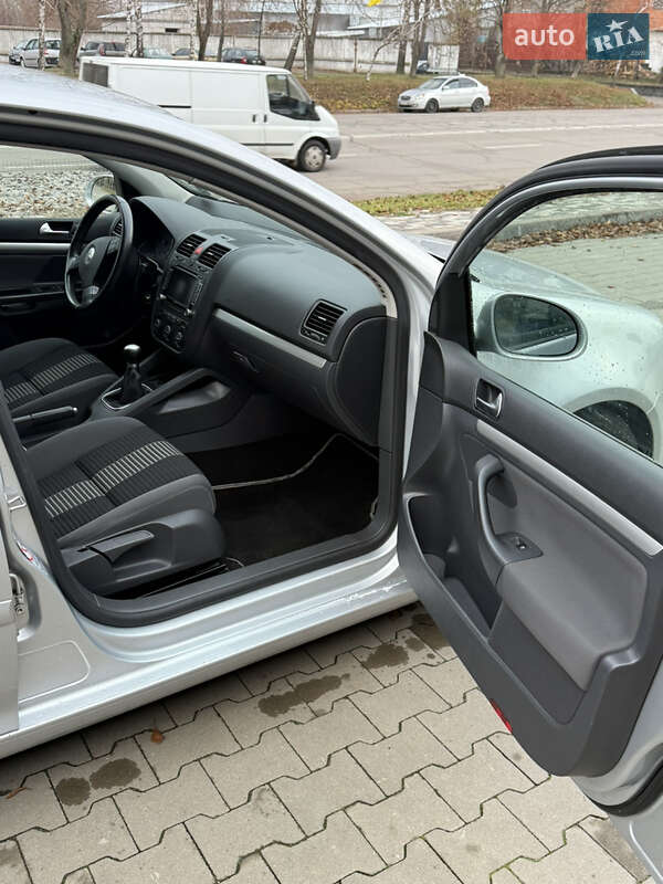 Хэтчбек Volkswagen Golf 2008 в Белой Церкви