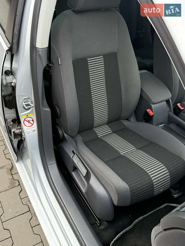 Хэтчбек Volkswagen Golf 2008 в Белой Церкви