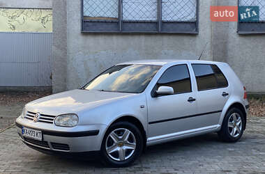 Хэтчбек Volkswagen Golf 2003 в Киеве