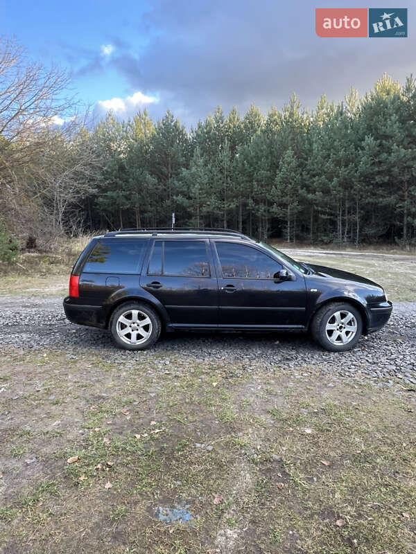 Универсал Volkswagen Golf 2000 в Вараше