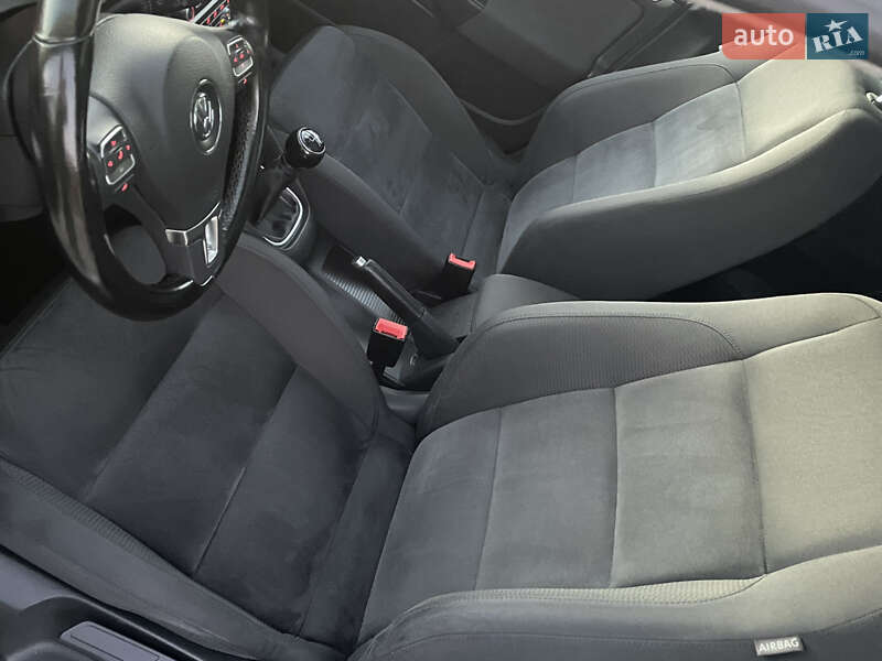 Універсал Volkswagen Golf 2011 в Сарнах