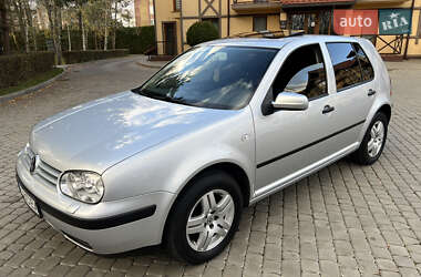 Хетчбек Volkswagen Golf 2001 в Луцьку