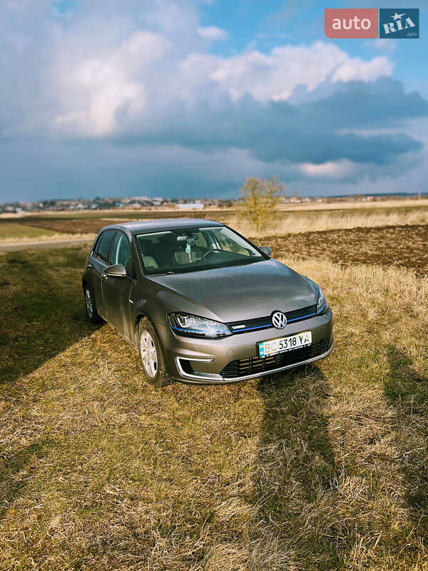Хэтчбек Volkswagen Golf 2014 в Львове
