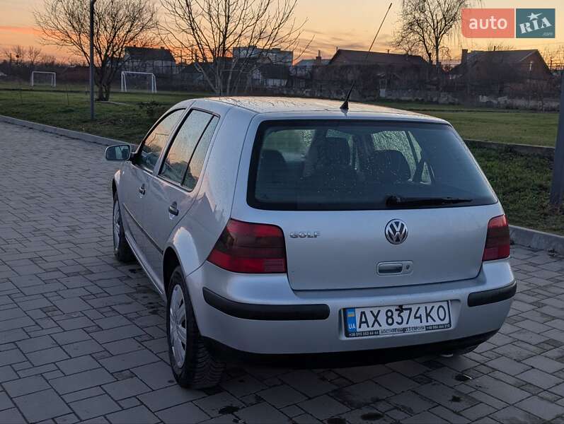 Хэтчбек Volkswagen Golf 2001 в Здолбунове