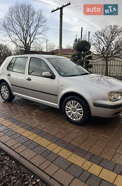 Хэтчбек Volkswagen Golf 2000 в Черновцах